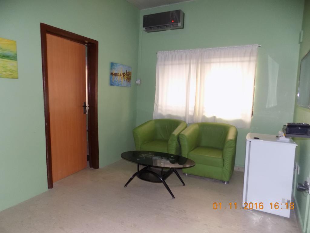 Posh Apartments And Hotel Ikeja Exterior foto