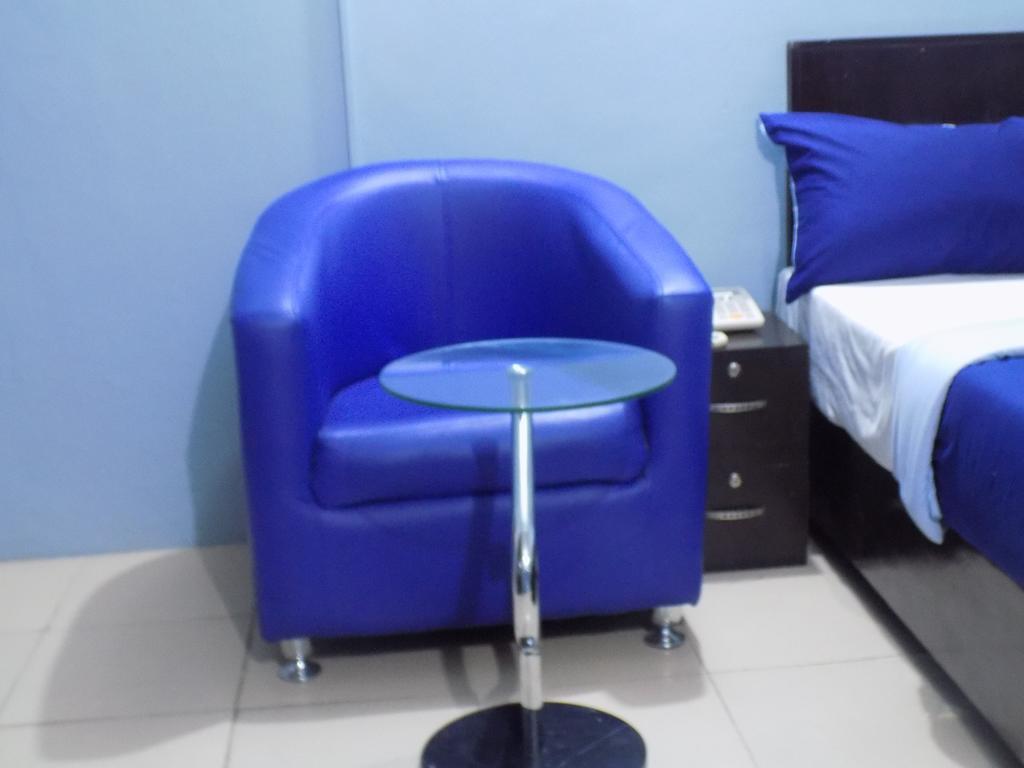 Posh Apartments And Hotel Ikeja Exterior foto