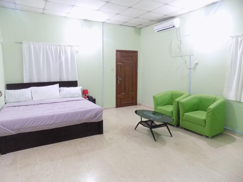 Posh Apartments And Hotel Ikeja Exterior foto