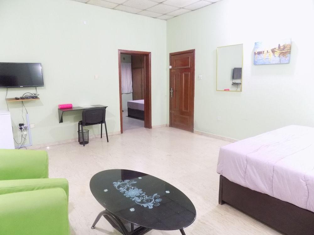 Posh Apartments And Hotel Ikeja Exterior foto