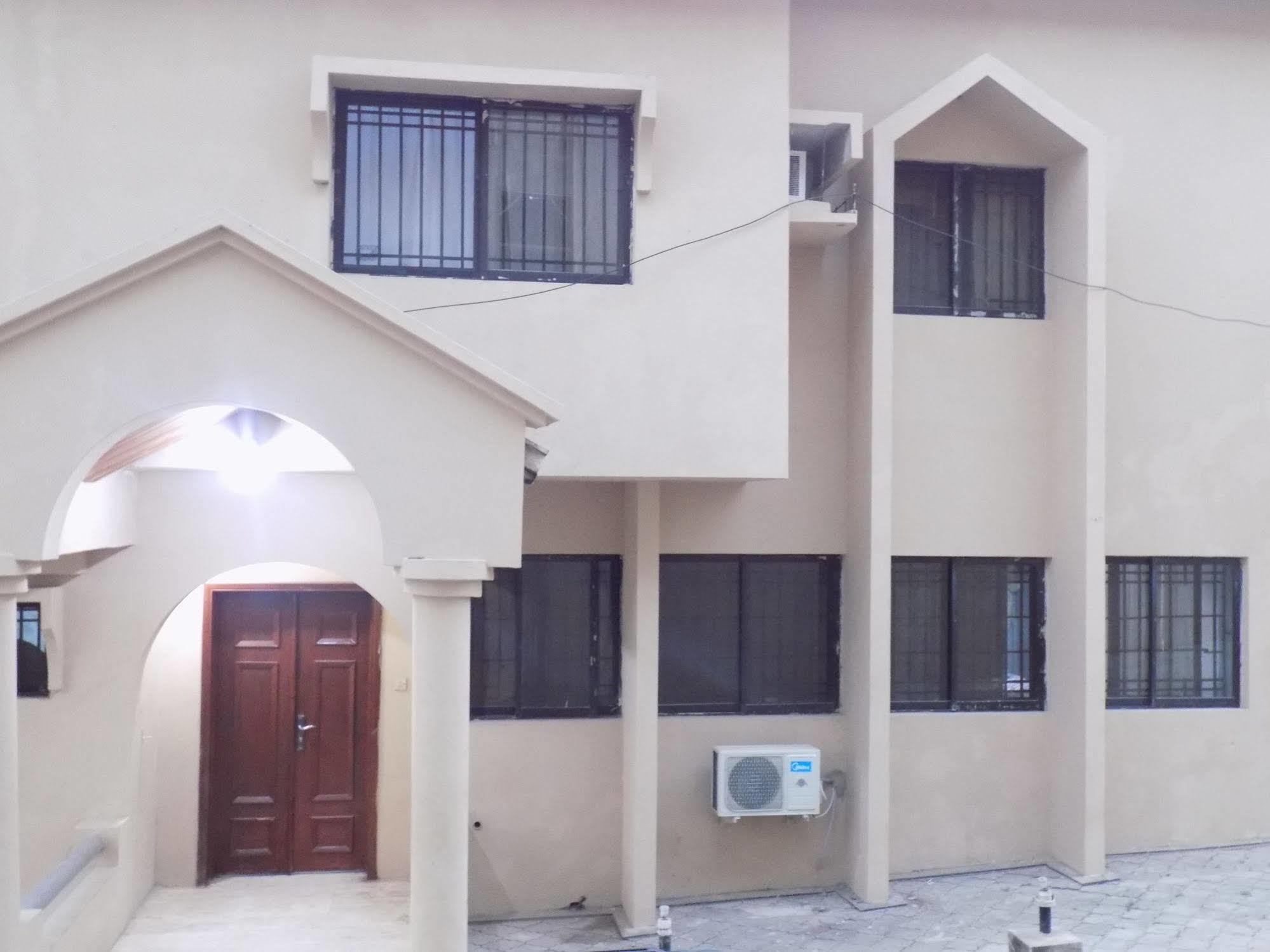 Posh Apartments And Hotel Ikeja Exterior foto