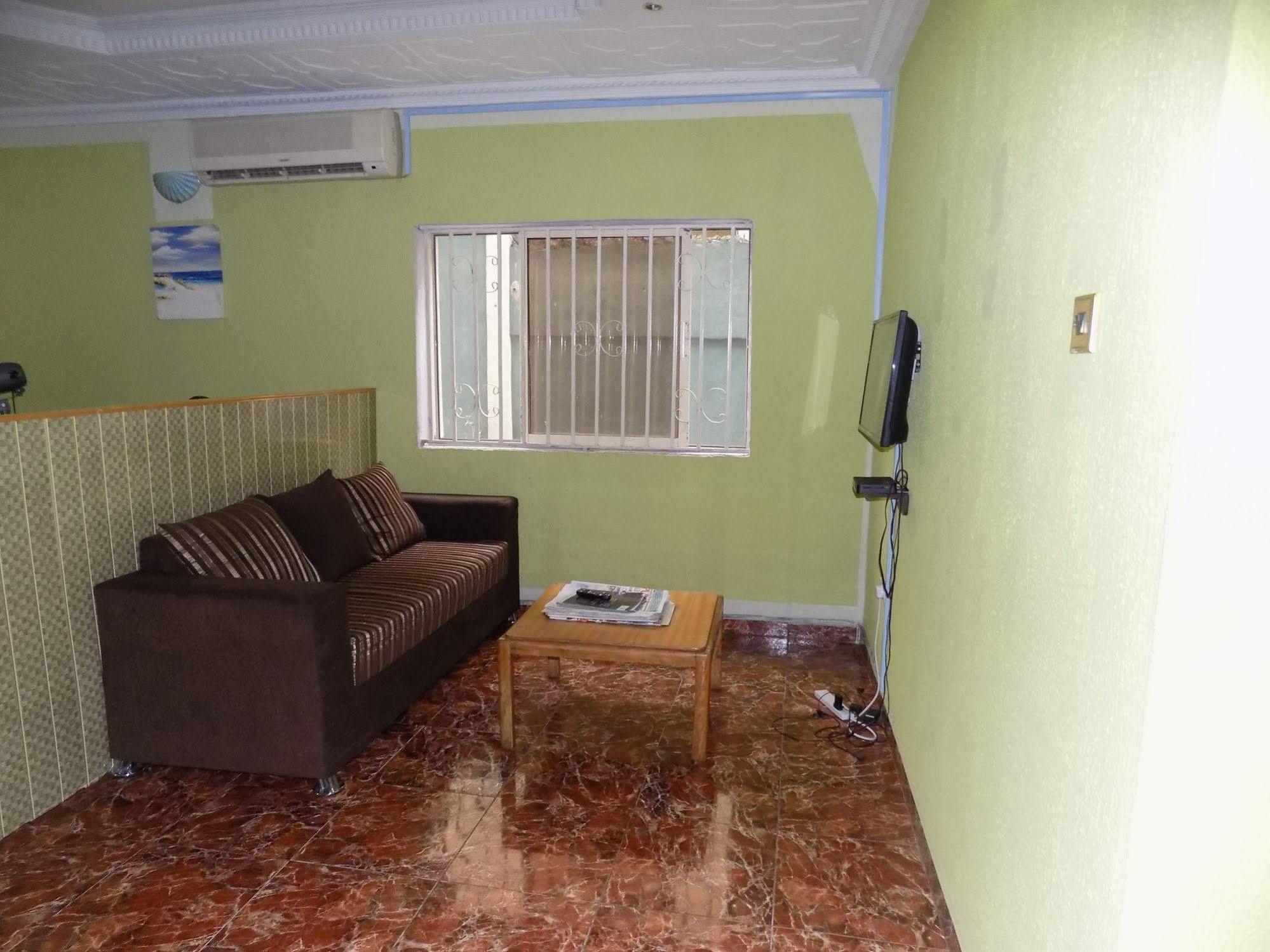 Posh Apartments And Hotel Ikeja Exterior foto