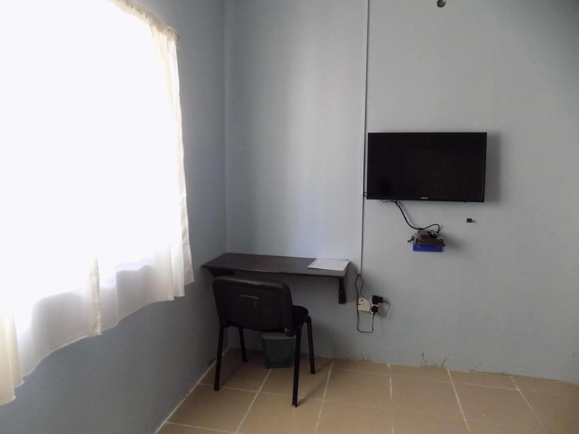 Posh Apartments And Hotel Ikeja Exterior foto